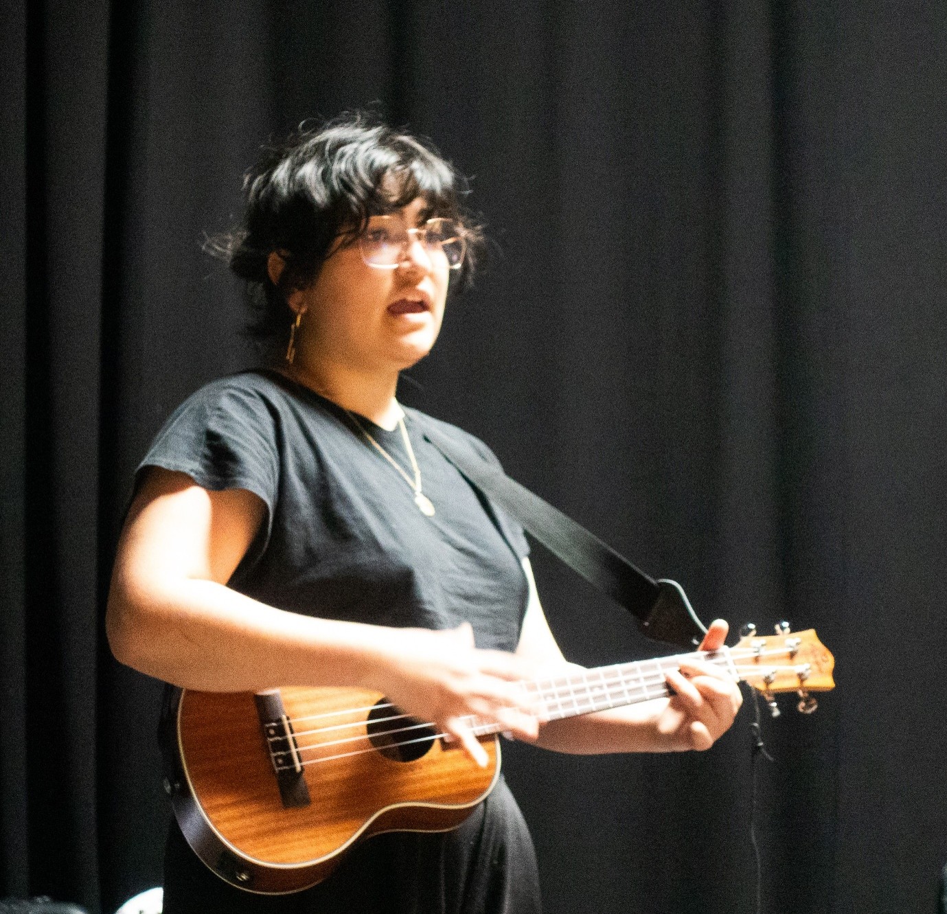Salome jouant du ukulele
