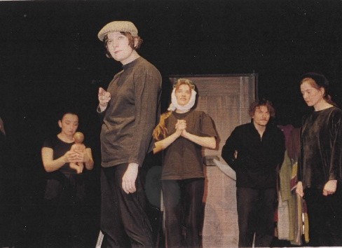 Aurore (au premier plan) dans Les Improsteurs en 1998 (Théâtre-en-Stock)