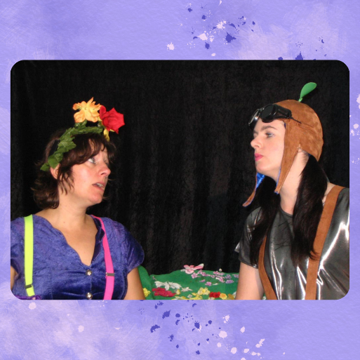 Aurore (à gauche) et Annabelle dans Luciole et les lutins